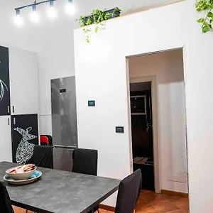  Apartment Travellers Photo